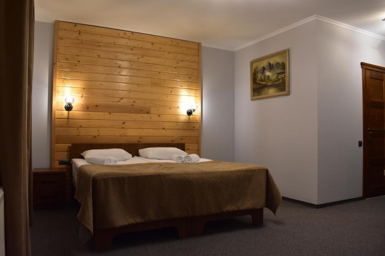 Князів Двір Hotel Boekovel Buitenkant foto