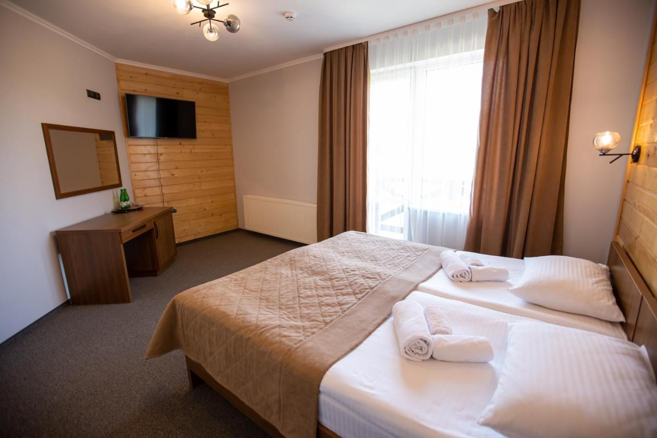Князів Двір Hotel Boekovel Buitenkant foto