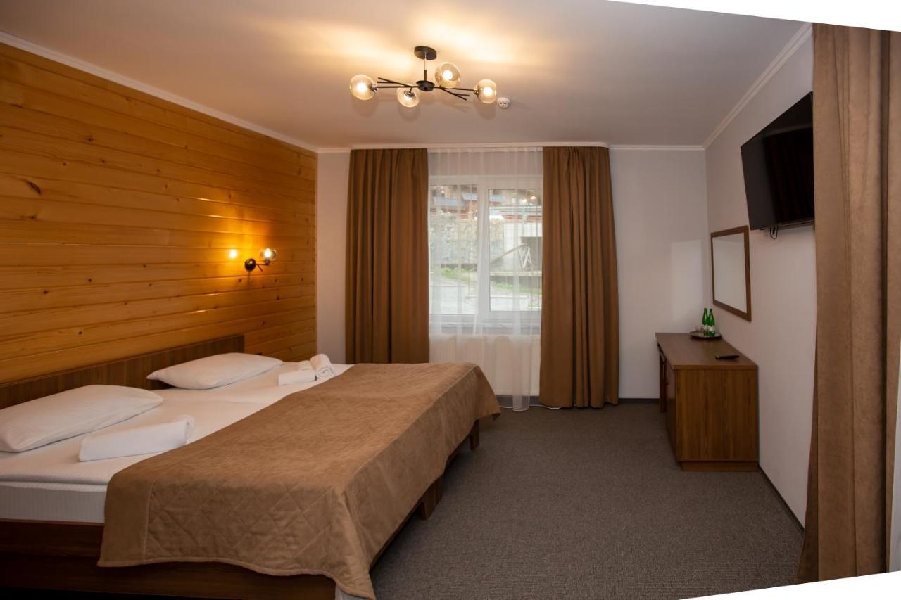 Князів Двір Hotel Boekovel Buitenkant foto