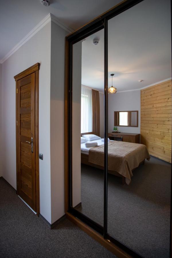 Князів Двір Hotel Boekovel Buitenkant foto