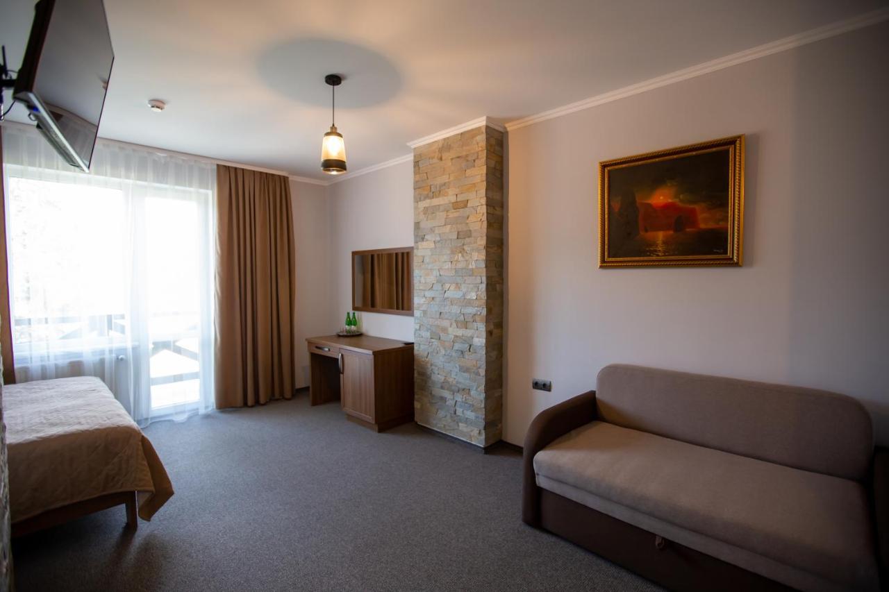 Князів Двір Hotel Boekovel Buitenkant foto