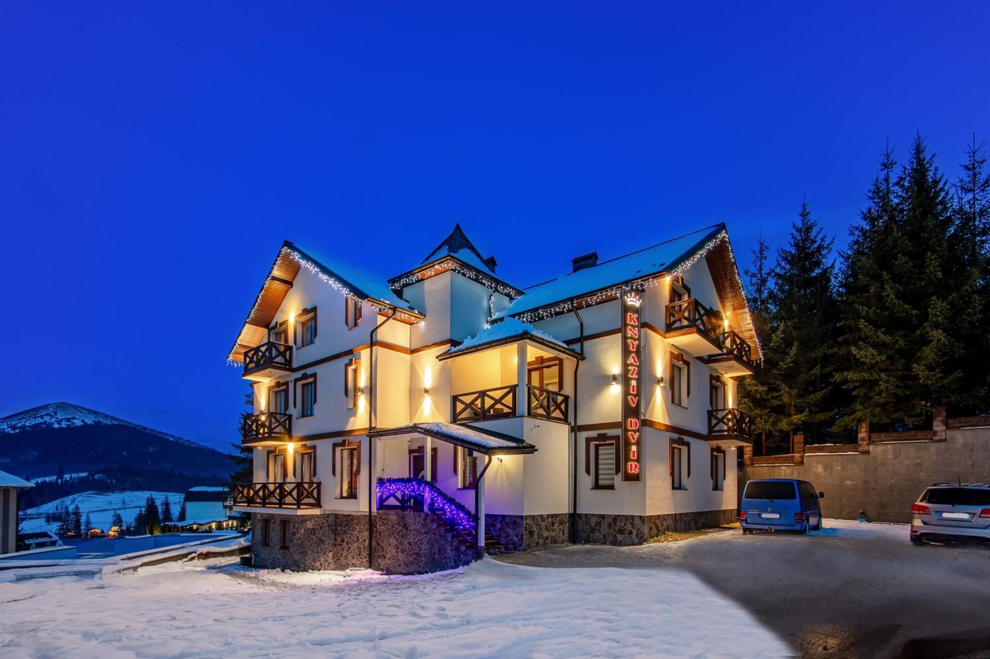 Князів Двір Hotel Boekovel Buitenkant foto